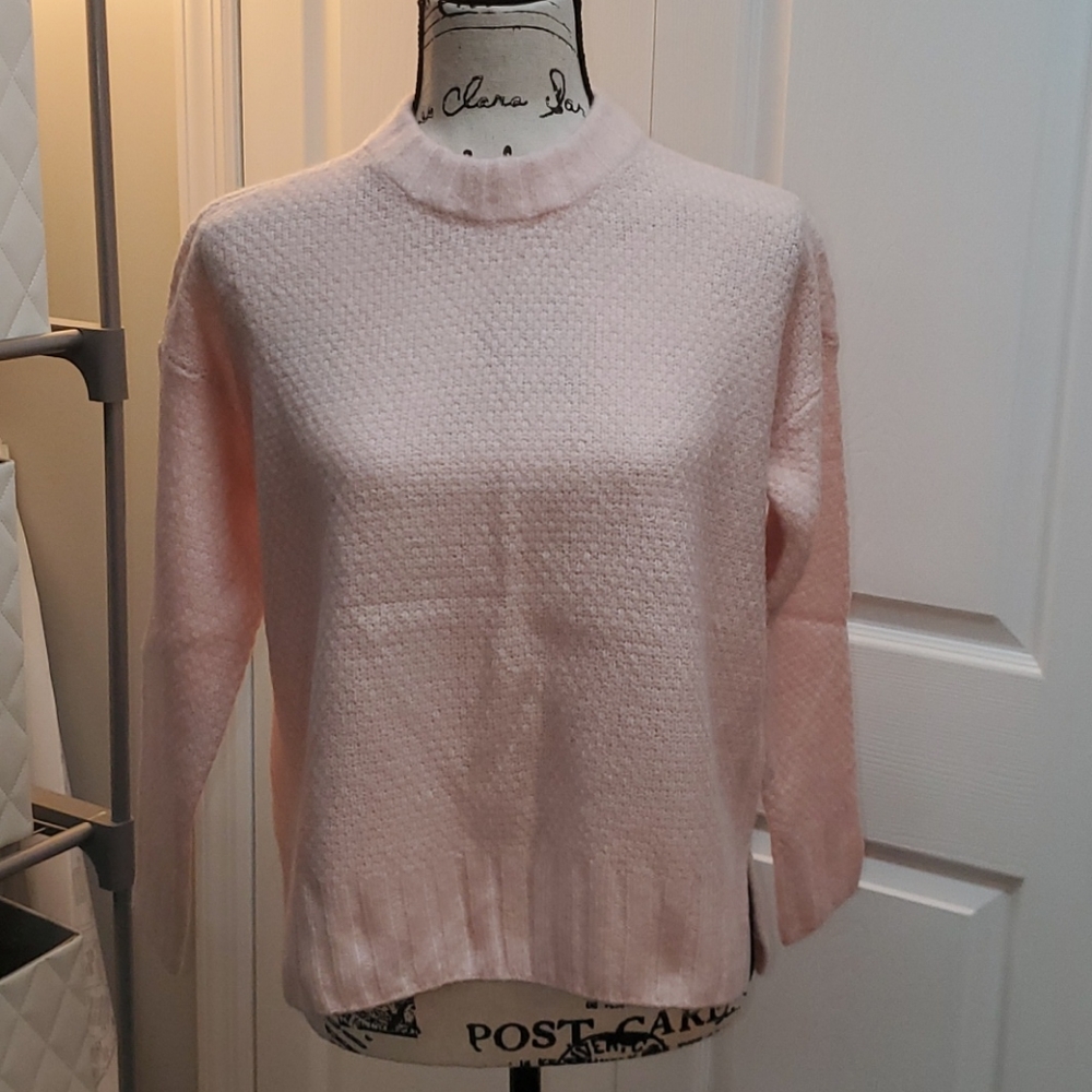 NWOT Lou and Grey Sweater